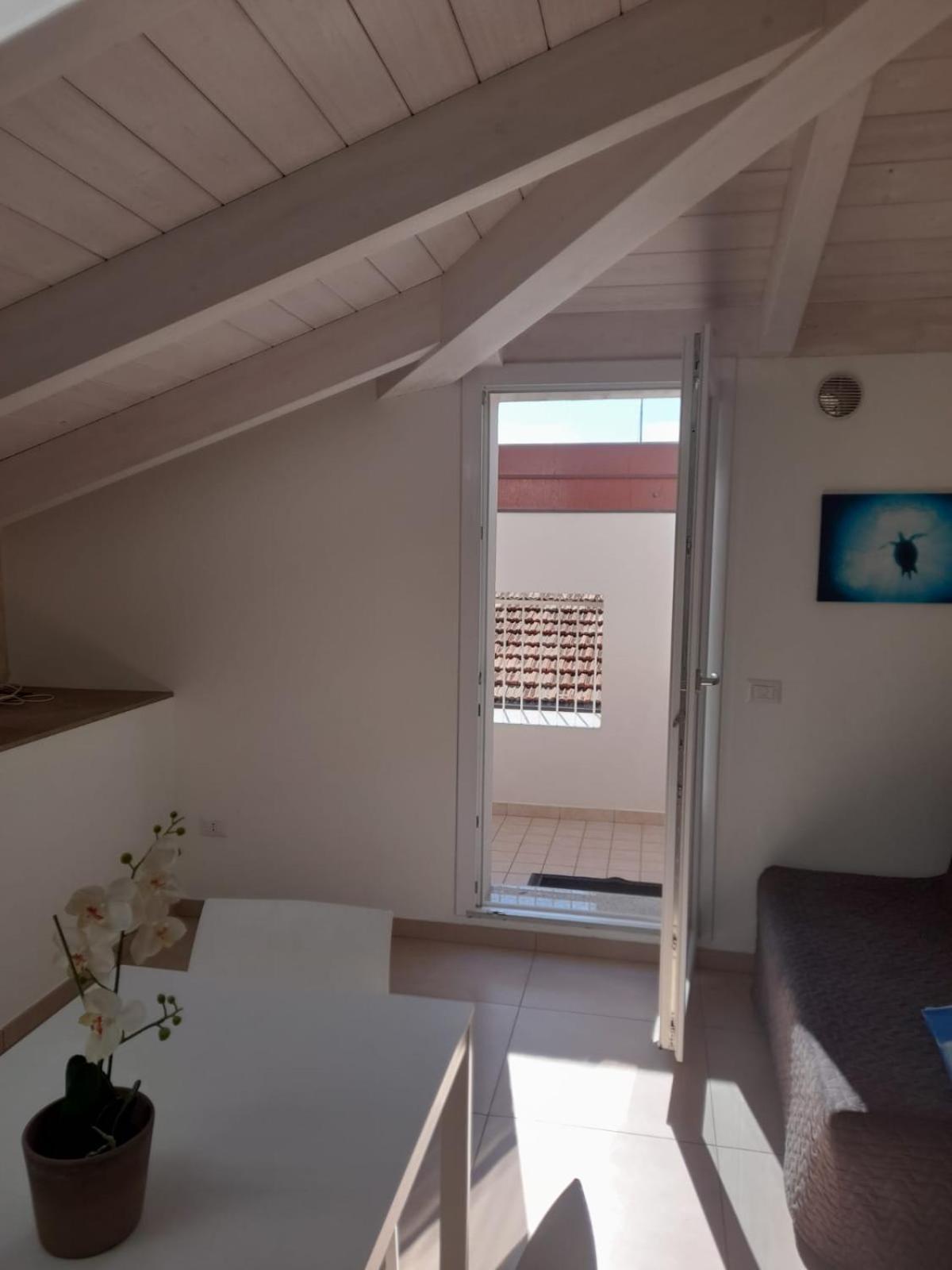 Deluxe One-Bedroom Apartment,1680591414:JPEG