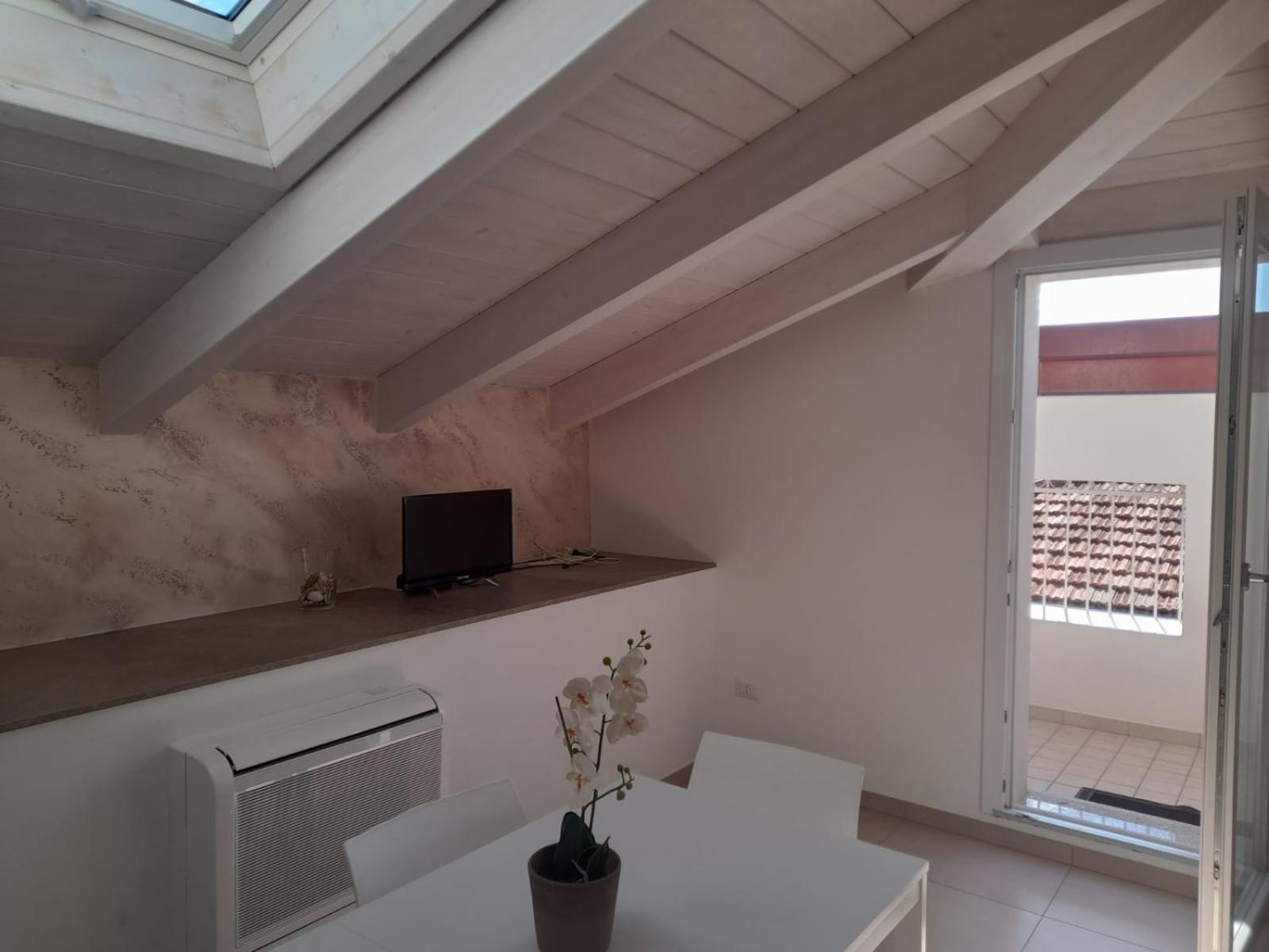 Deluxe One-Bedroom Apartment